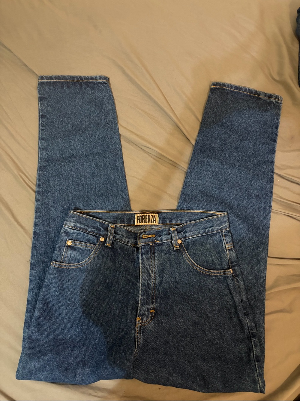 Forenza Classic Vintage Straight-Leg Jeans in Dark Blue